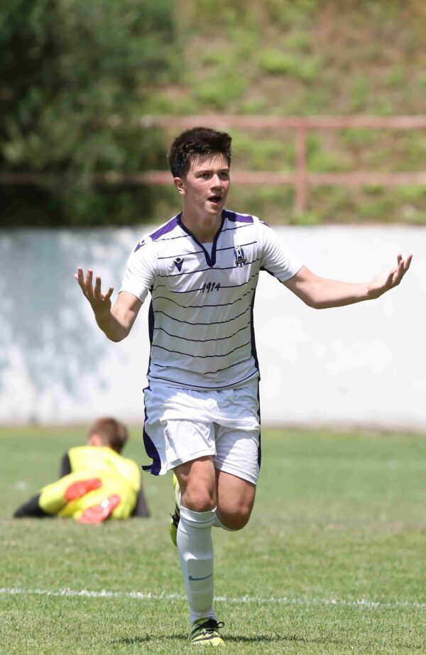 AB8Q5205_11zon-scaled