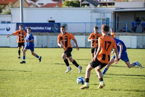 untitled-16-of-27-1-scaled