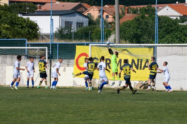 untitled-21-of-25-scaled