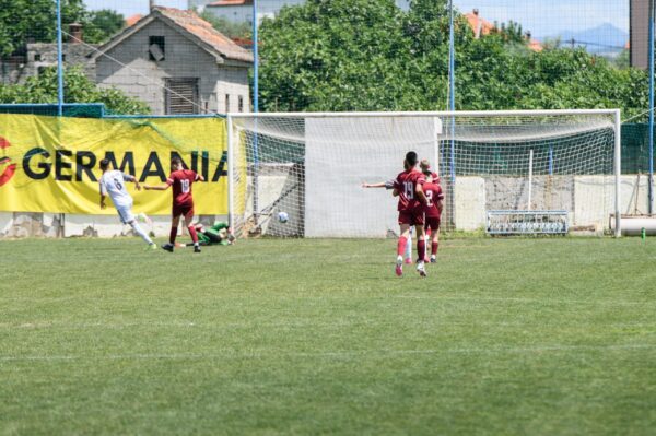 untitled-23-of-28-scaled